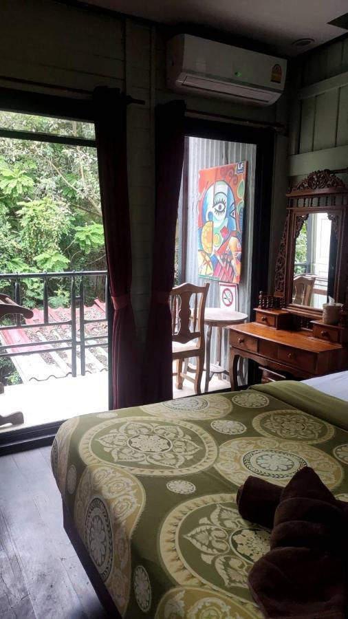 Tamarind Guesthouse Аюттхая Экстерьер фото