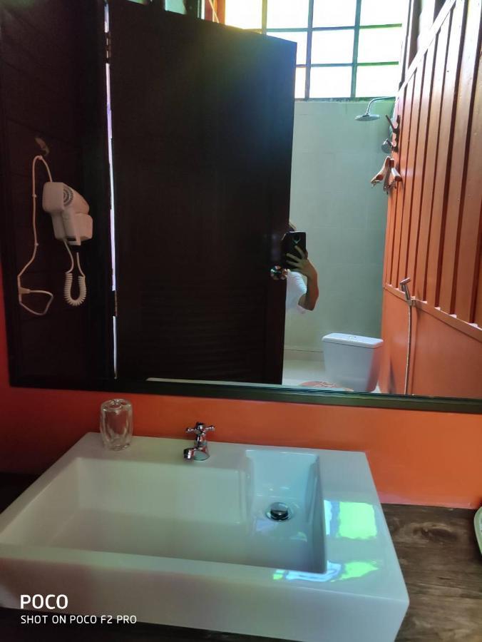 Tamarind Guesthouse Аюттхая Экстерьер фото